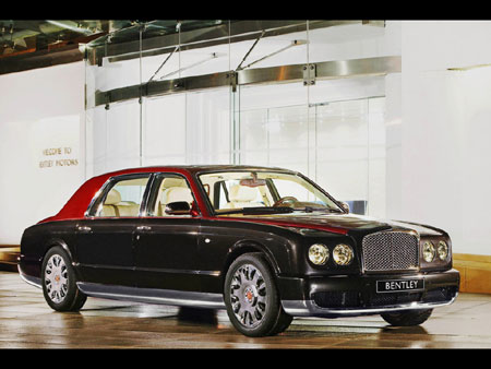 La limousine de prestige prsente par Bentley Mulliner au salon de Genve 2004 sera produite en sr...