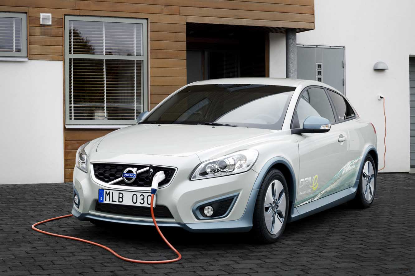 Volvo Cars augmente actuellement le rythme du développement de ses voitures électriques. Au prochain...