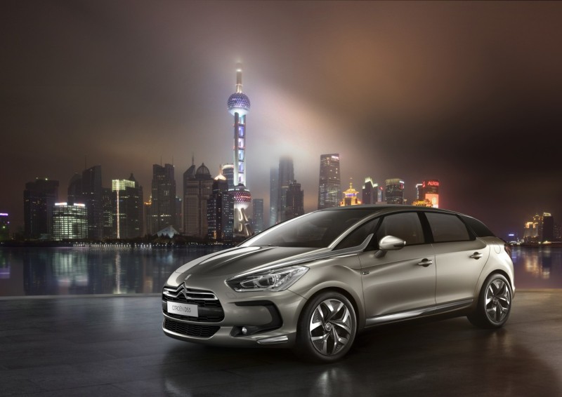 Le salon de Shanghai a été l'occasion pour Citroën de présenter en exclusivité sa DS5, modèle haut d...