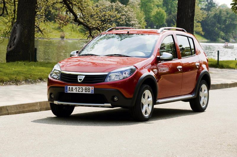 Dacia révèle aujourd'hui, au salon de Barcelone et à l'Atelier Renault (Paris), Sandero Stepway, une...