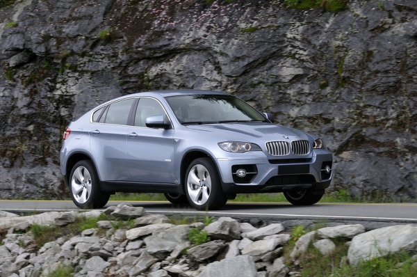 Le trs impressionnant BMW X6 se dcline depuis le 15 avril dernier en hybride essence/lectricit s...