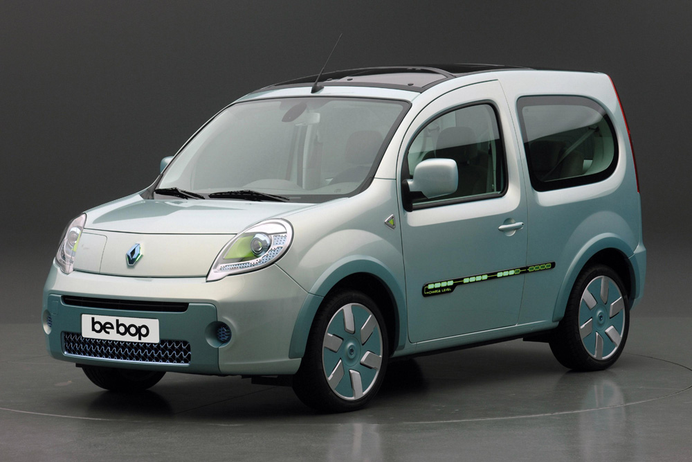 Renault révèle aujourd'hui à l'Assemblée Générale des actionnaires à Paris, un prototype électrique,...