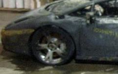 Une Lamborghini Gallardo S a pris feu aprs un problme au niveau du moteur.