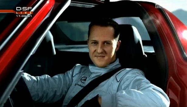 Michael Schumacher courant désormais pour la firme à l'Etoile, Mercedes a eu la bonne idée de recour...