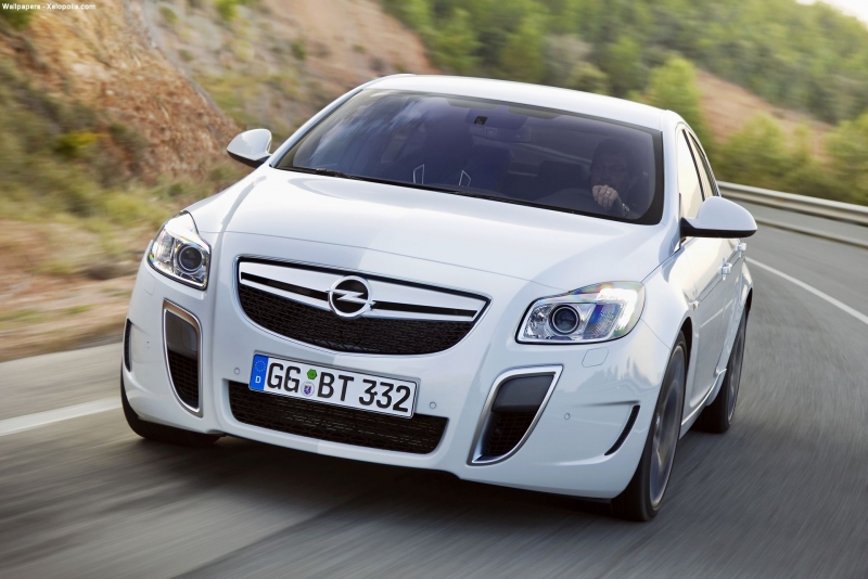 La version haute performance de la Voiture de l'Année 2009 sera dévoilée le 7 mai, quand l'Opel Insi...