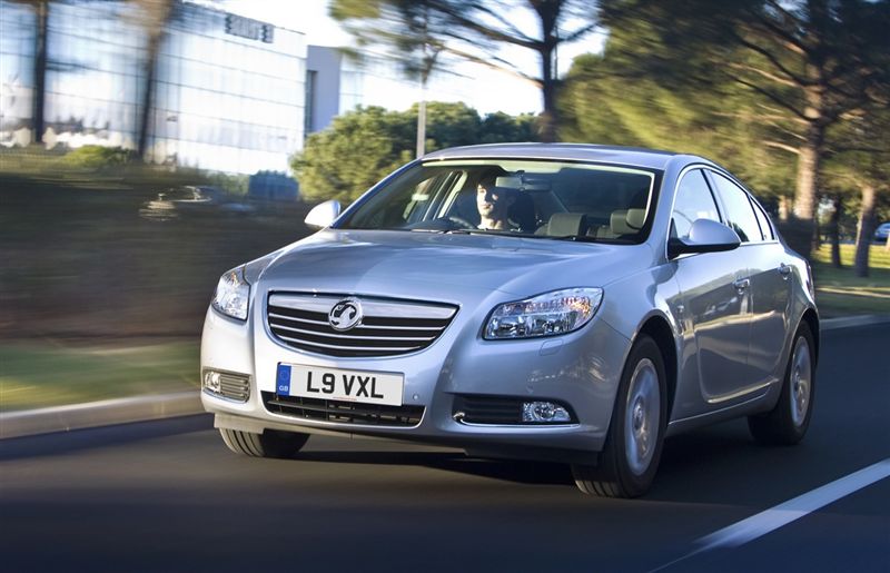 La nouvelle version de l'Opel Insignia ecoFLEX offre une conduite dynamique, de faibles émissions de...