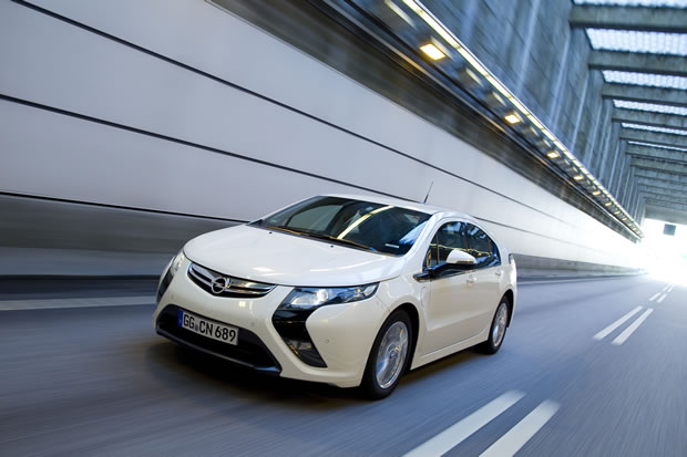 Opel souhaite vendre en quantit raisonnable l'Ampera, un modle hybride qu'elle a prsent rcemmen...