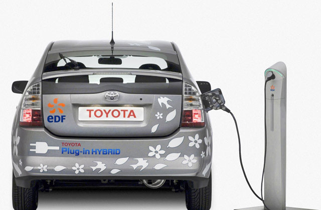 Prius 3 rechargeable
Premier hybride rechargeable de srie de Toyota