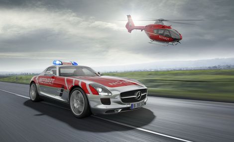 Mercedes a décidé de faire de sa SLS AMG un véhicule médical.