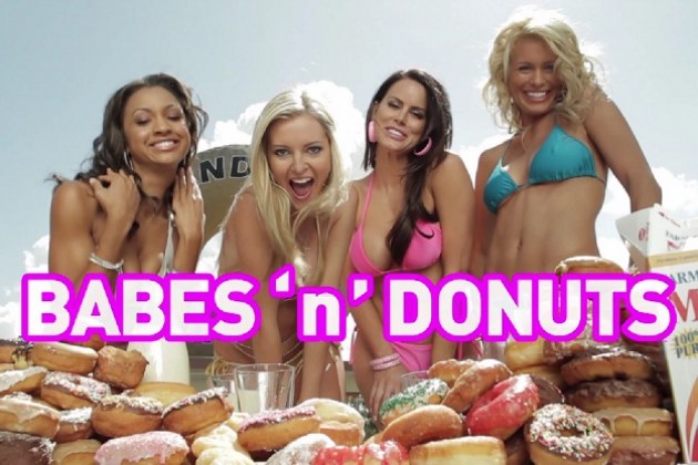 Babes ‘N' Donuts…& Milk (Vidéos)