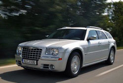 Chrysler 300C LX 3.0 CRD Touring 
C'est d'abord une gueule, un look