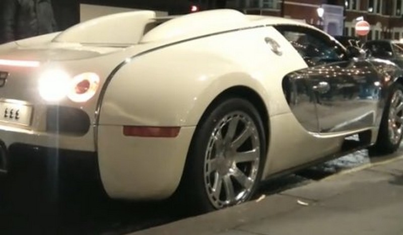 La Bugatti Veyron Centenaire, est une voiture de luxe et de sport… qu'il faut apprendre à manœuvrer ...