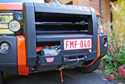 La lgende de Land Rover tient, sans doute, du fait de sa rputation d'indestructibilit : dans le l...