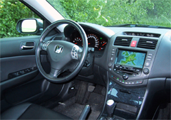 Honda Accord 2.2i-CTDi Executive
Le propritaire approuvera sans retenue la souplesse du moteur