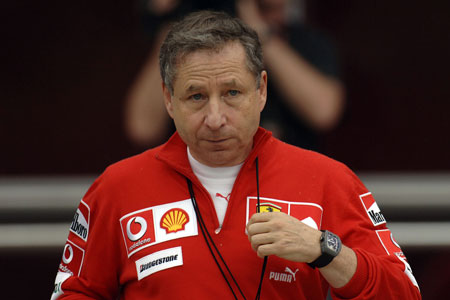 Jean Todt devient PDG de Ferrari
Assist par Michael Schumacher