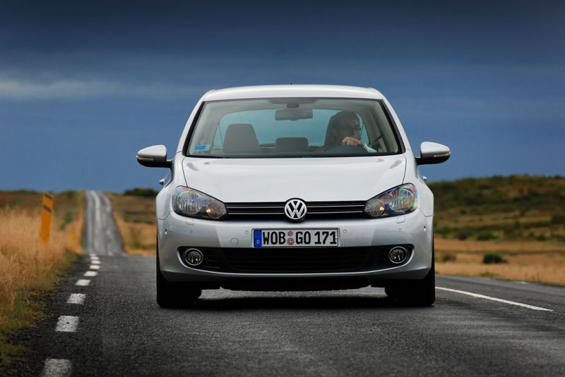 Volkswagen nouvelle Golf 6 2.0 TDI DSG 
Photognique, mais nanmoins banale