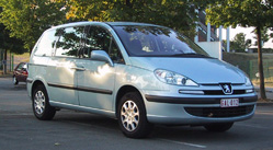 Peugeot 807 2.0 HDi SR
Le 807 se dmarque par le confort de roulage