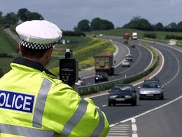 C'est en 2009 que Constable Flitton, un policier anglais, arrtait un automobiliste pour excs de vi...