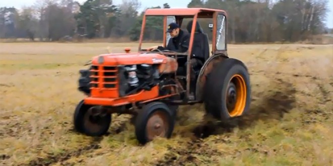 Un fermier se prend pour Ken Block au volant de son tracteur (vidéo)