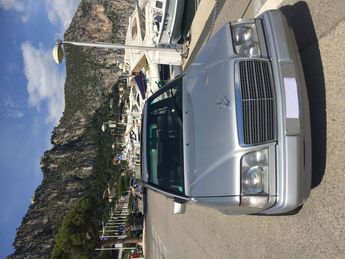 Mercedes Classe E BELLE BERLINE E 420 COLLECTION à Monaco (98)