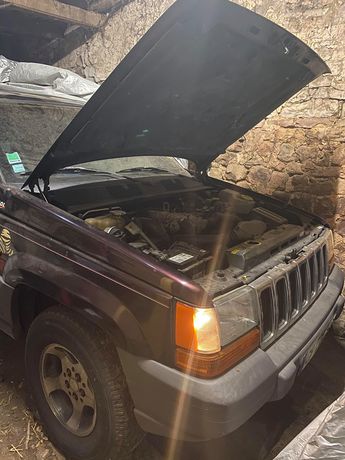  Voir détails -Jeep Grand Cherokee 2.5 TD Laredo à Épinal (88)