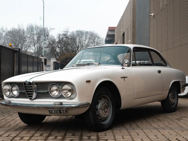Alfa romeo 2000 SPRINT Blanc de 1961