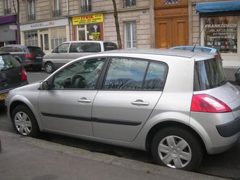  Voir détails -Renault Megane 1.6 16 V CONFORT EXPRESSION à Paris (75)