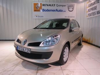  Voir détails -Renault Clio 1.5 dCi 70 eco2 Extrême Foncée à Quimper (29)