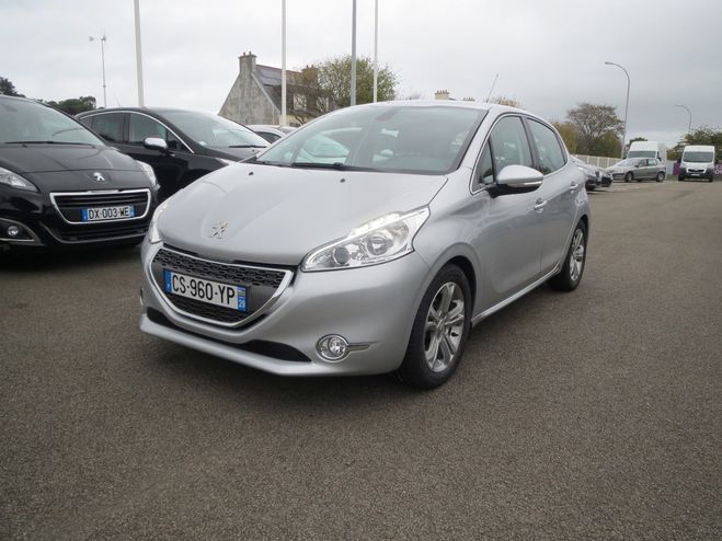 Peugeot 208 208 ALLURE 1.6L EHDI 92 CV GRIS ALUMINIUM de 2013