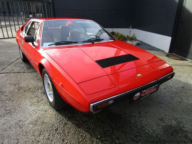 Ferrari Dino 208 GT4 Dino Rosso de 1976
