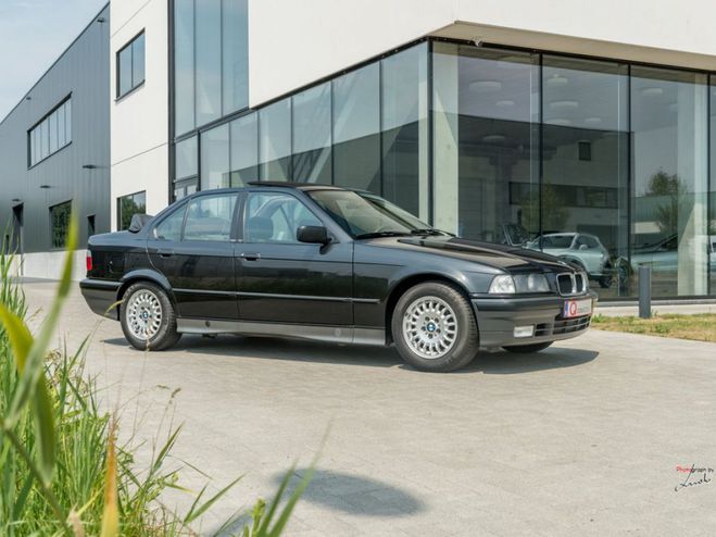 BMW Serie 3 316 TC4 Baur Noir de 1993