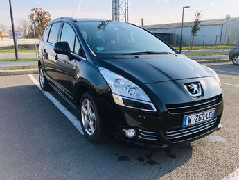  Voir détails -Peugeot 5008 1.6 HDi 115ch FAP BVM6 Style 7PL à Pussay (91)