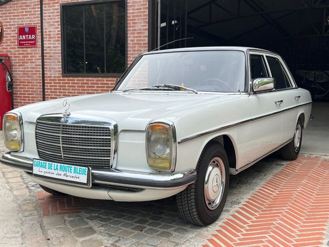 Mercedes 240 W115 D Restauration De Haut Niveau  de 1974