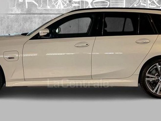 BMW Serie 3 Touring SERIE G21 (G21) 330E HYBRIDE XDR blanc metal de 2022