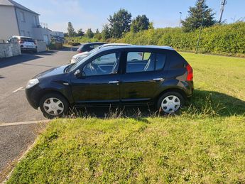 Voir détails -Dacia Sandero noire à Saint-Brieuc (22)