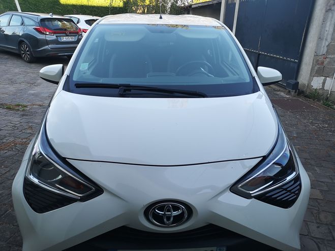 Toyota Aygo parfait etat 2020 17 500 km essence blanc de 2020
