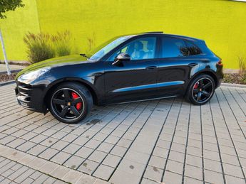  Voir détails -Porsche Macan Turbo Performance 441ch full black pasm  à Sommières (30)