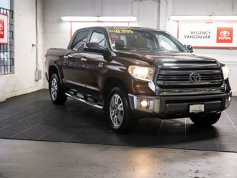  Voir détails -Toyota Tundra platinum crewmax 5.7l 4x4 tout compris h à Paris (75)