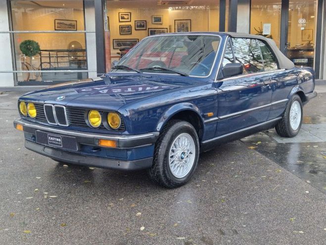 BMW Serie 3 SERIE E30 320 CAB Bleu Marine de 1989