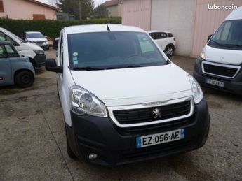  Voir détails -Peugeot Partner FOURGON 1.6 BLUEHDI 100 PREMIUM PACK à Vaulx-en-Velin (69)