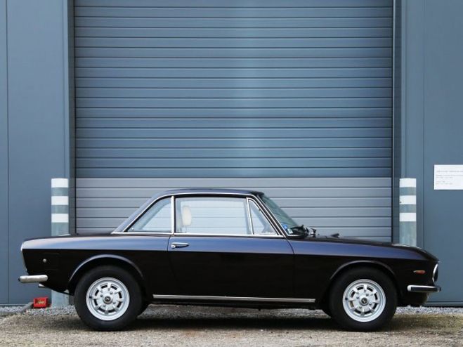 Lancia Fulvia S3 1.3S 1.3L 4 cylinder engine producing Brown de 1975