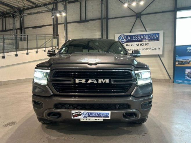 Dodge Ram 1500 5.7L HEMI LARAMIE CREW CAB 4X4 SPOR GRANITE CRYSTAL MET CLEAR COAT de 2019