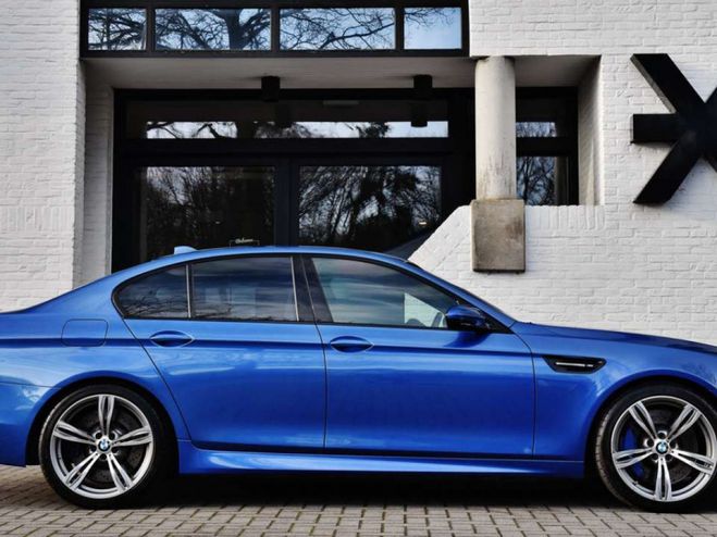 BMW M5 4.4 V8 DKG Bleu de 