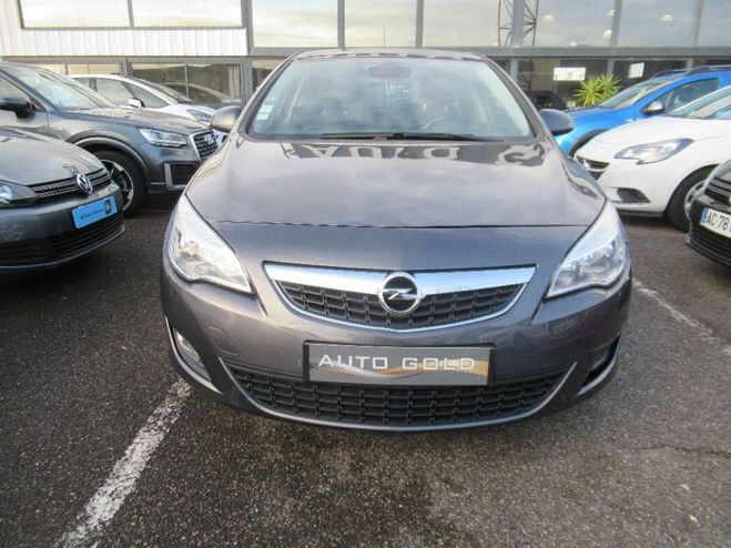 Opel Astra 1.4 Turbo 120 ch Cosmo Grise de 2012