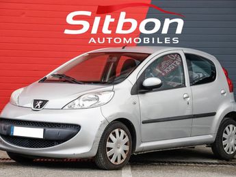  Voir détails -Peugeot 107 1.0i 70 Trendy CLIMATISATION à Saint-grve (38)