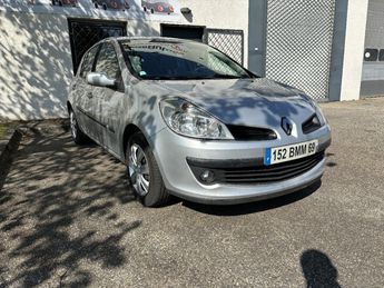  Voir détails -Renault Clio 1.5 dCi 86 eco2 Dynamique 5P à  La Tour-de-Salvagny (69)