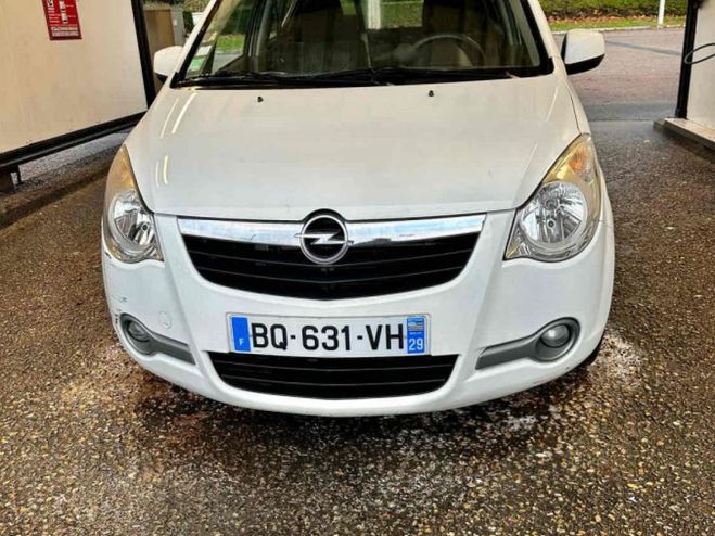 Opel Agila (H08) 1.0 996cm3 65cv Blanc de 2011