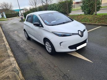  Voir détails -Renault Zoe 88 LIFE CHARGE RAPIDE TYPE 2 22KWH TRES  à Coignières (78)