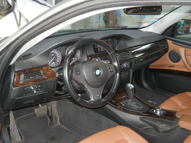 BMW Serie 3 320cd 2l 184cv grise de 2011