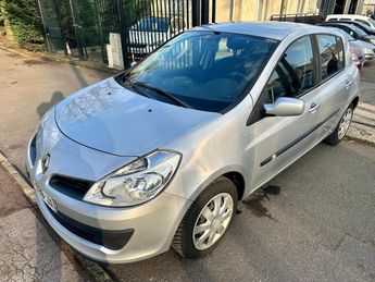  Voir détails -Renault Clio III 1.2 80 EXPRESSION à Aulnay-sous-Bois (93)